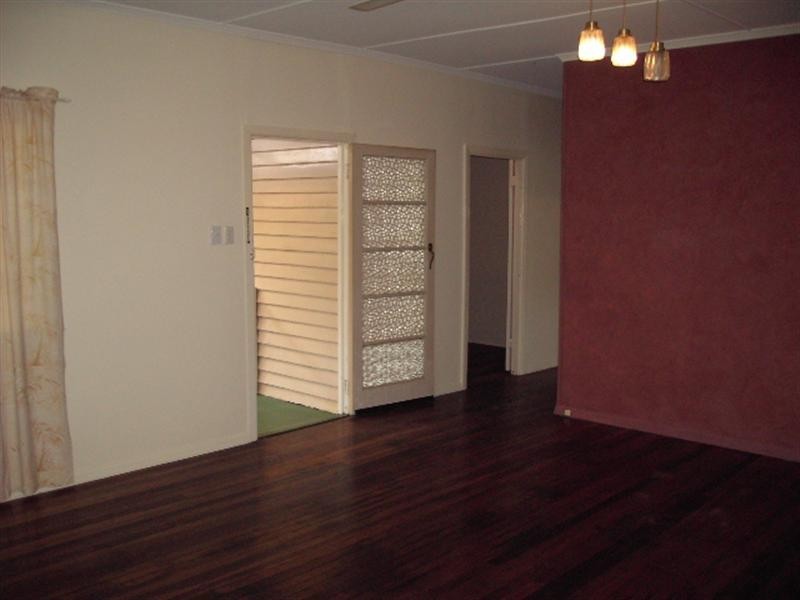 1 The Crescent, Kallangur QLD 4503
