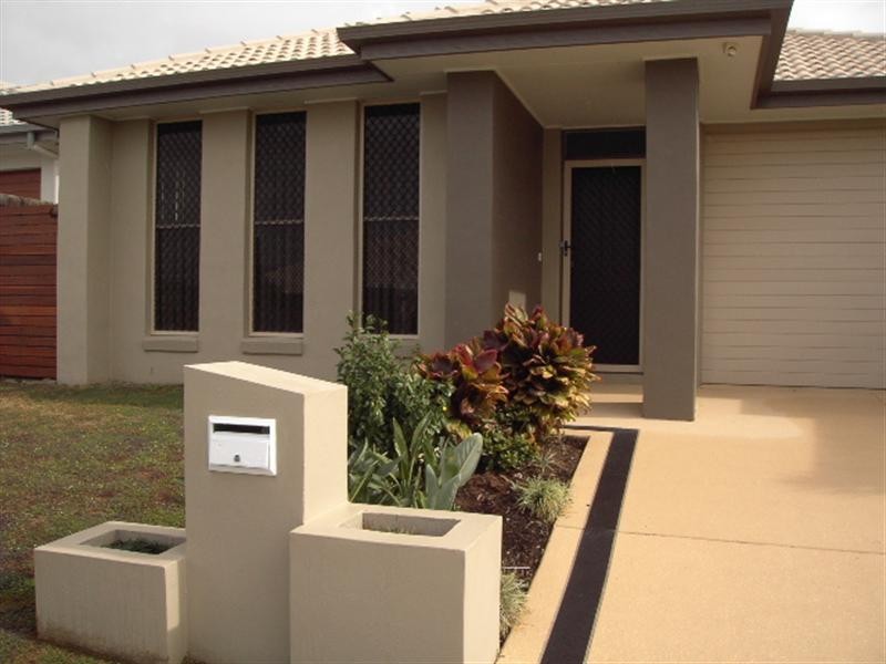 6 Millettia Close, North Lakes QLD 4509