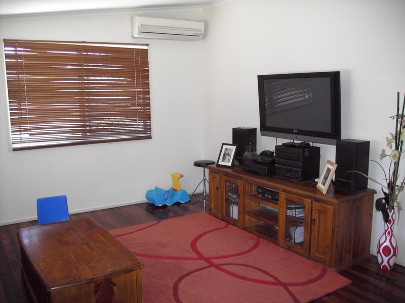 4 Alpha Street, Kallangur QLD 4503