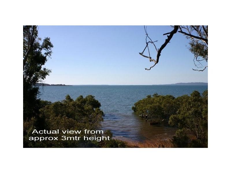 33 Blue Bay Crescent, Macleay Island QLD 4184