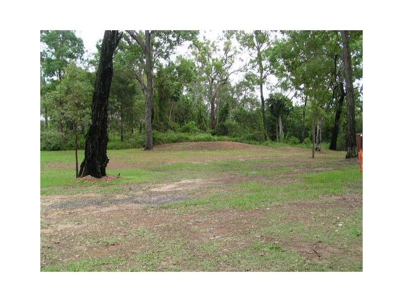 33 Blue Bay Crescent, Macleay Island QLD 4184