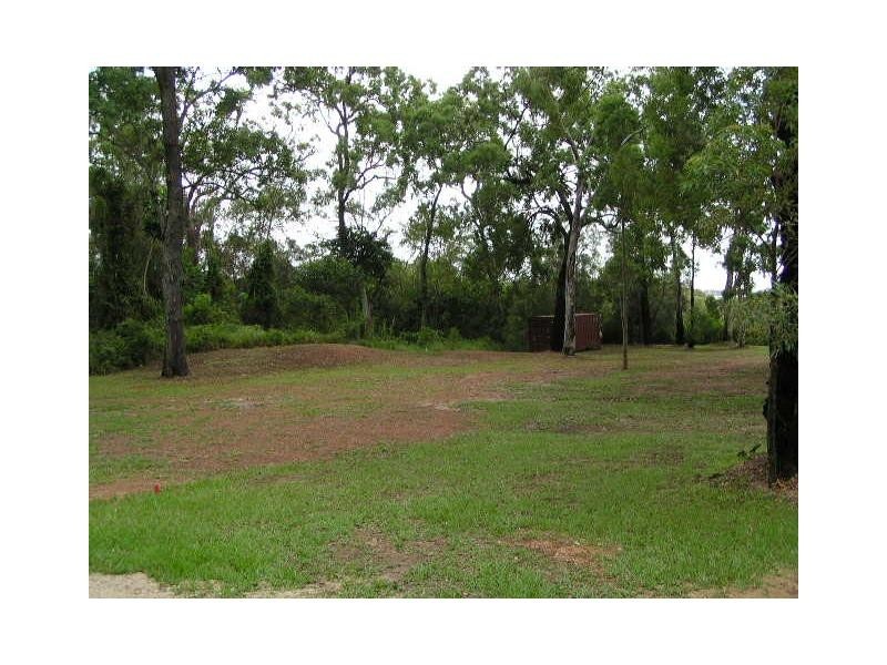 33 Blue Bay Crescent, Macleay Island QLD 4184