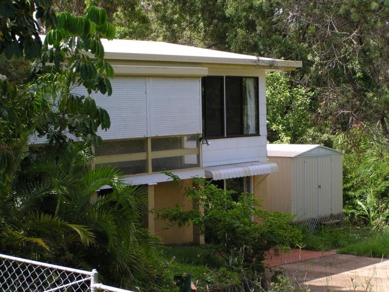 22 Pine Avenue, Lamb Island QLD 4184