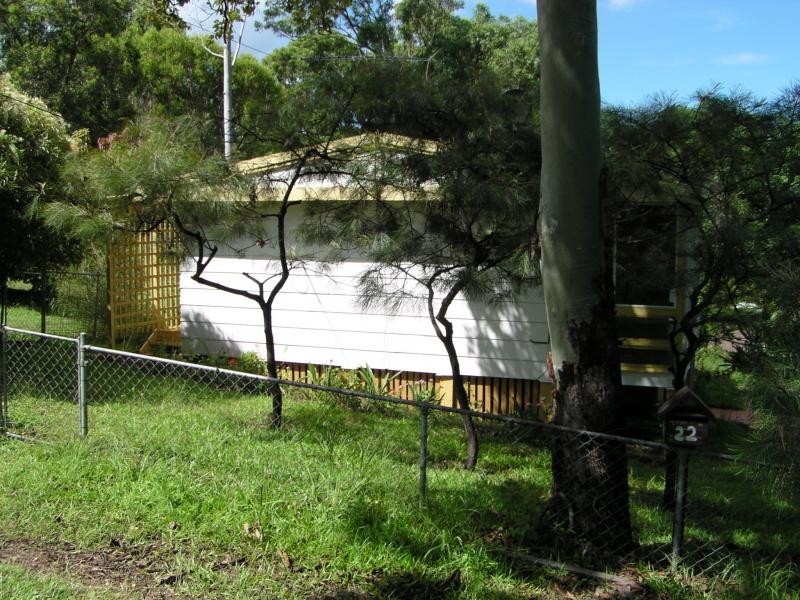22 Pine Avenue, Lamb Island QLD 4184