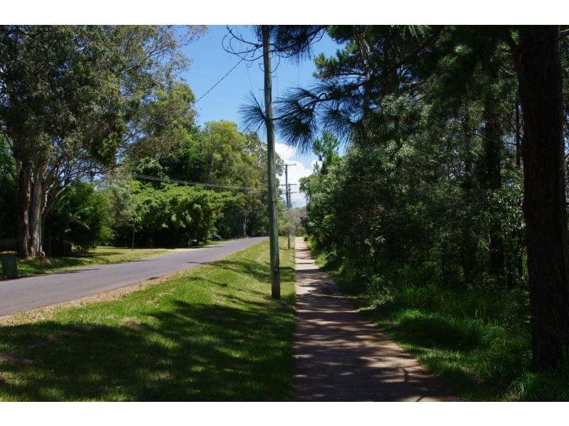 84 Lucas Drive, Lamb Island QLD 4184