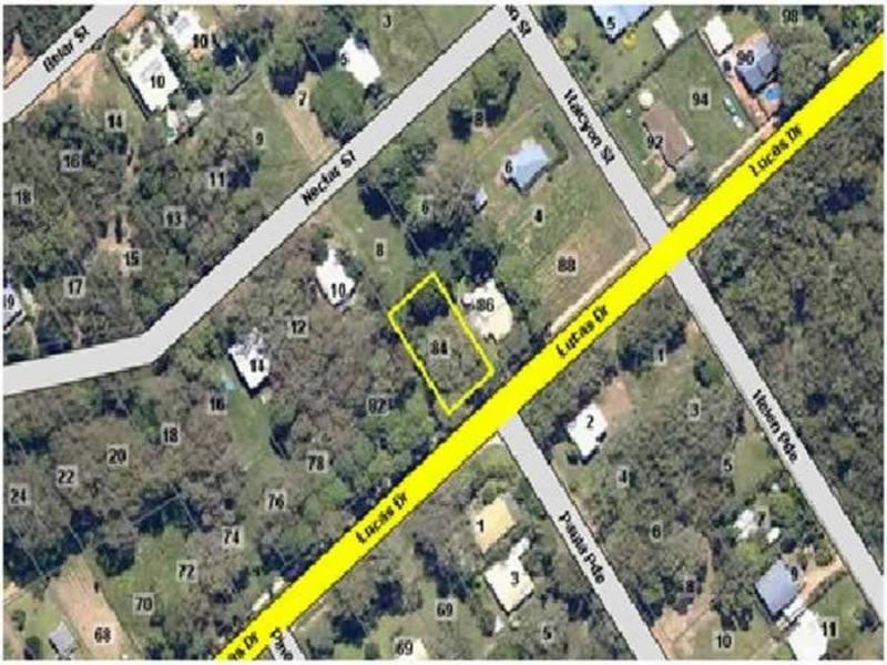 84 Lucas Drive, Lamb Island QLD 4184