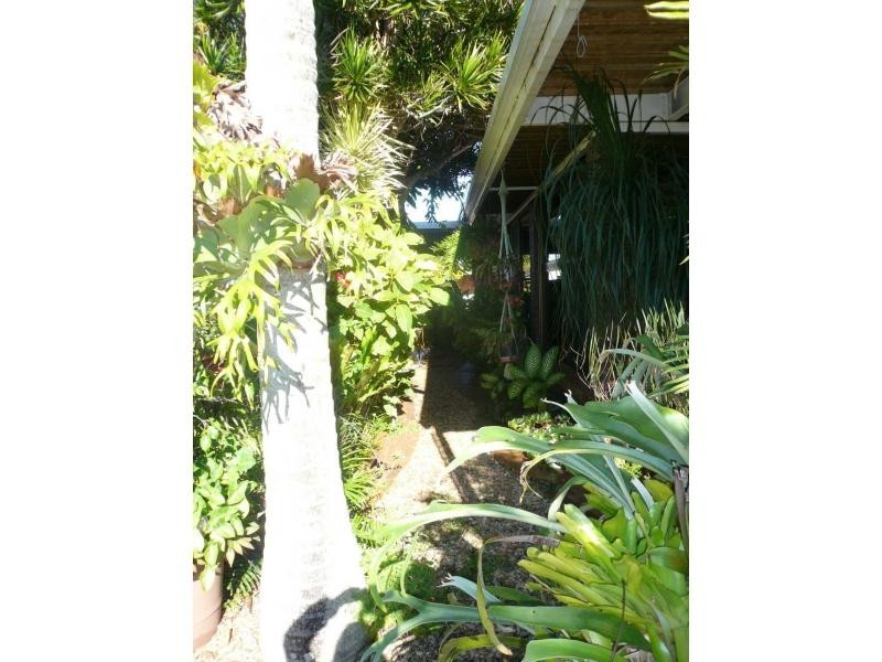 34 Leonie Crescent, Lamb Island QLD 4184