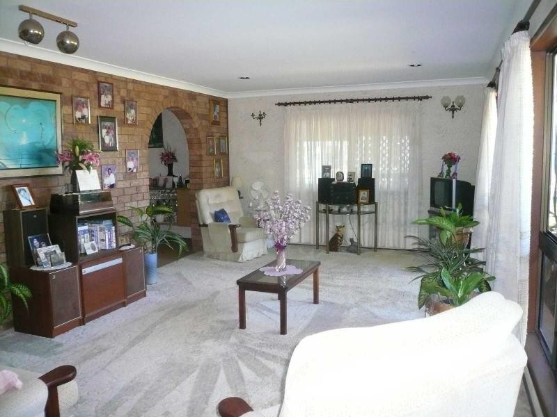 34 Leonie Crescent, Lamb Island QLD 4184