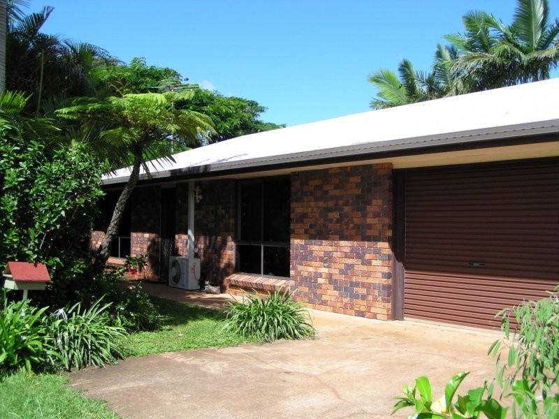 2 Michael Avenue, Lamb Island QLD 4184