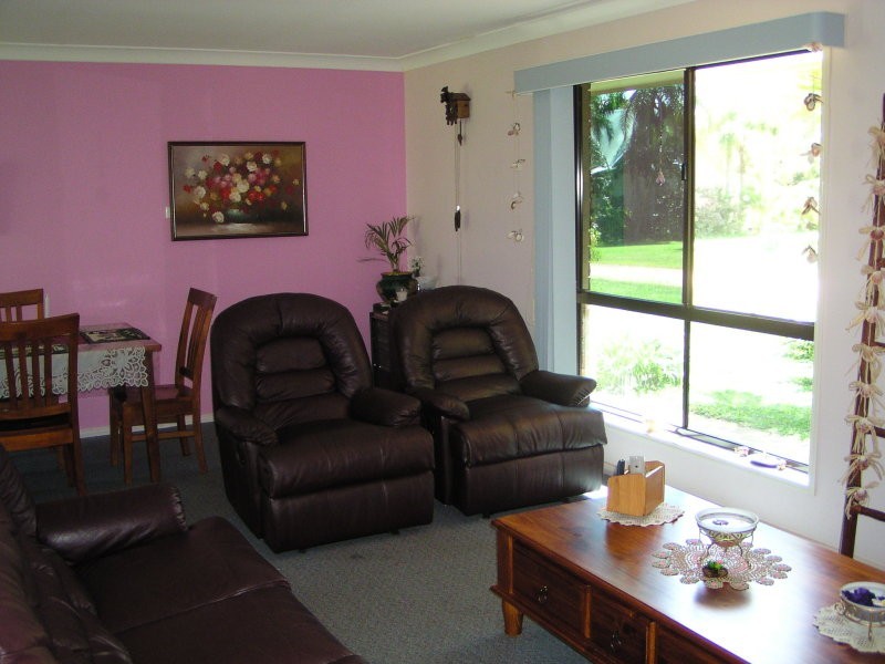 2 Michael Avenue, Lamb Island QLD 4184