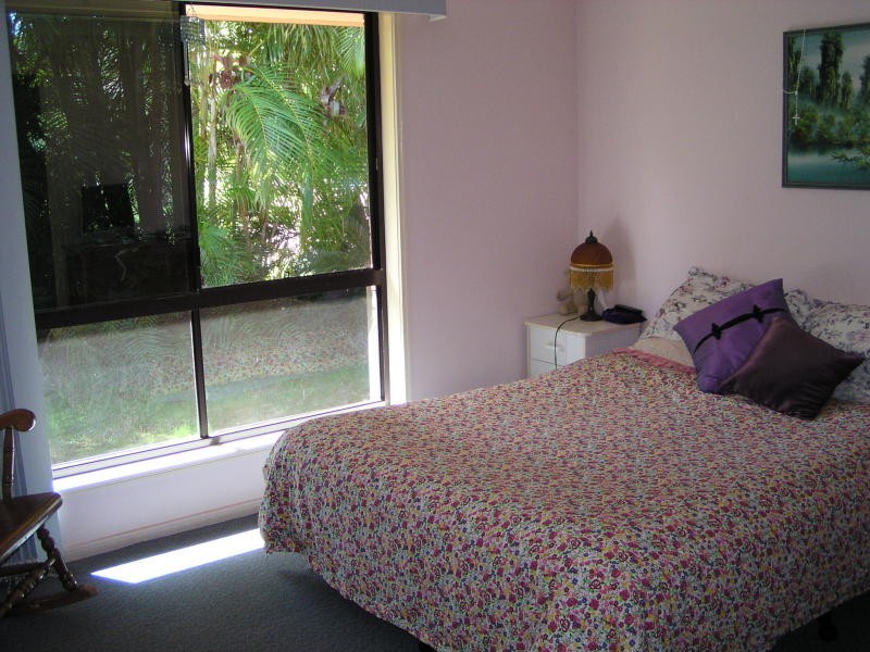2 Michael Avenue, Lamb Island QLD 4184