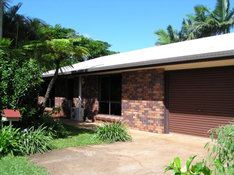 2 Michael Avenue, Lamb Island QLD 4184