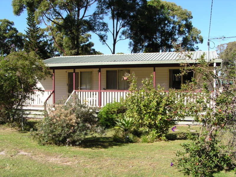 12 Udara Street, Macleay Island QLD 4184