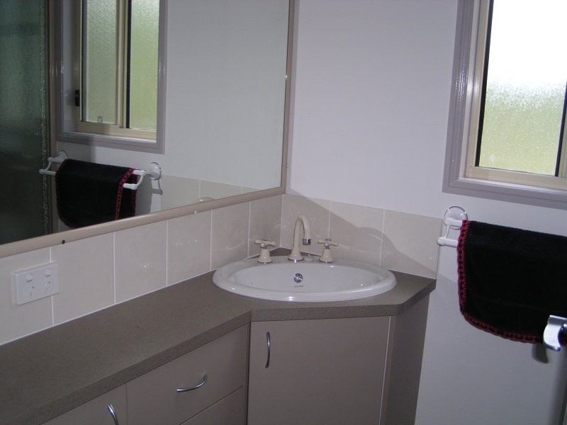 28 Cooee Crescent, Macleay Island QLD 4184