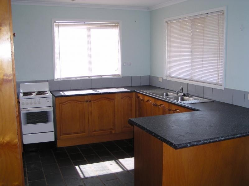 17 Halcyon Street, Lamb Island QLD 4184