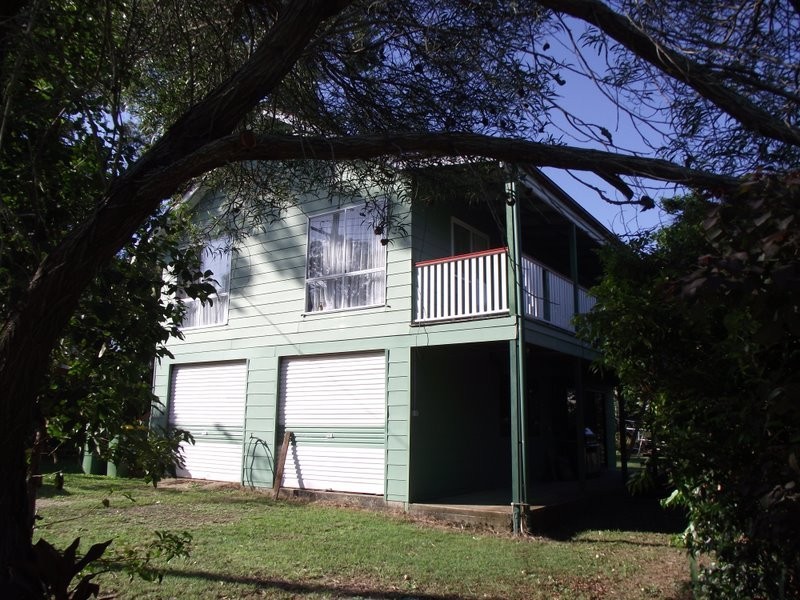 17 Halcyon Street, Lamb Island QLD 4184