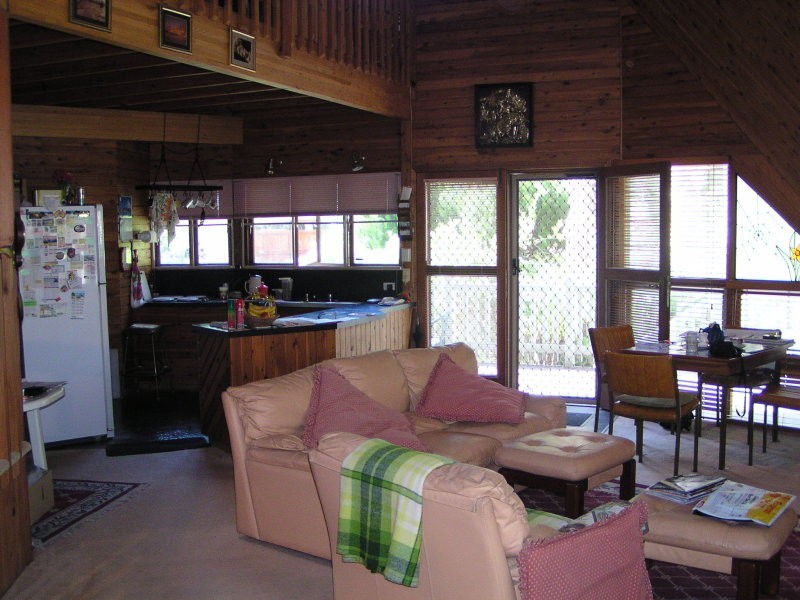 4 Eumina Street, Macleay Island QLD 4184