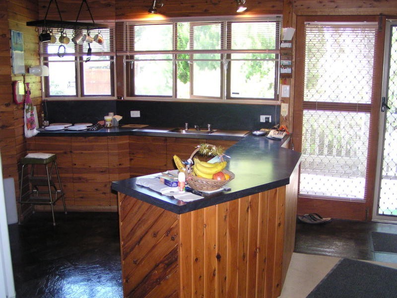 4 Eumina Street, Macleay Island QLD 4184