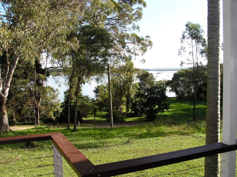 35 Tina Avenue, Lamb Island QLD 4184