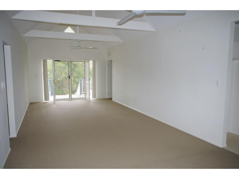 26 Francis Road, Macleay Island QLD 4184