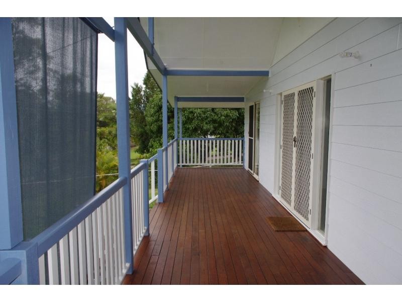 26 Francis Road, Macleay Island QLD 4184