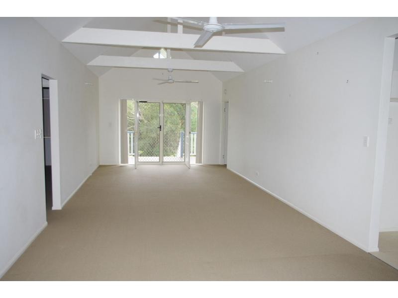 26 Francis Road, Macleay Island QLD 4184