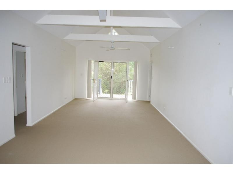 26 Francis Road, Macleay Island QLD 4184