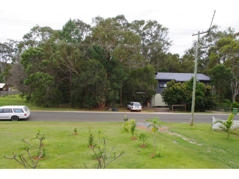 26 Francis Road, Macleay Island QLD 4184