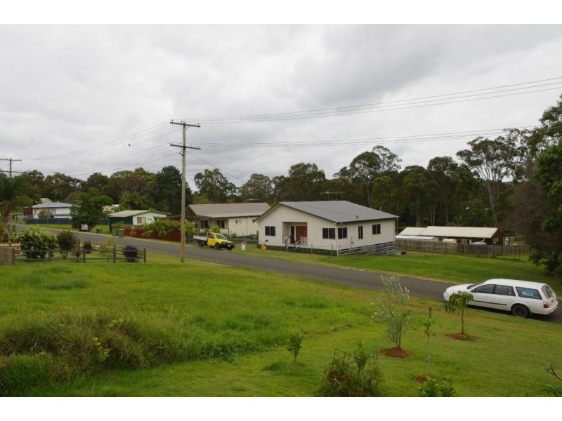 26 Francis Road, Macleay Island QLD 4184