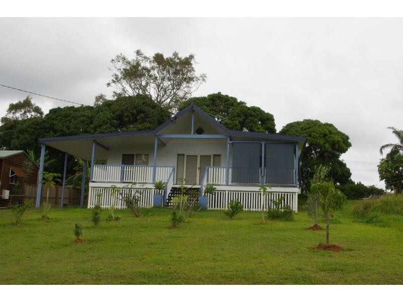 26 Francis Road, Macleay Island QLD 4184