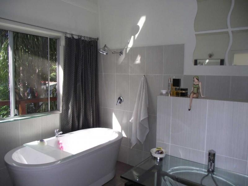 5 Maryanne Street, Karragarra Island QLD 4184