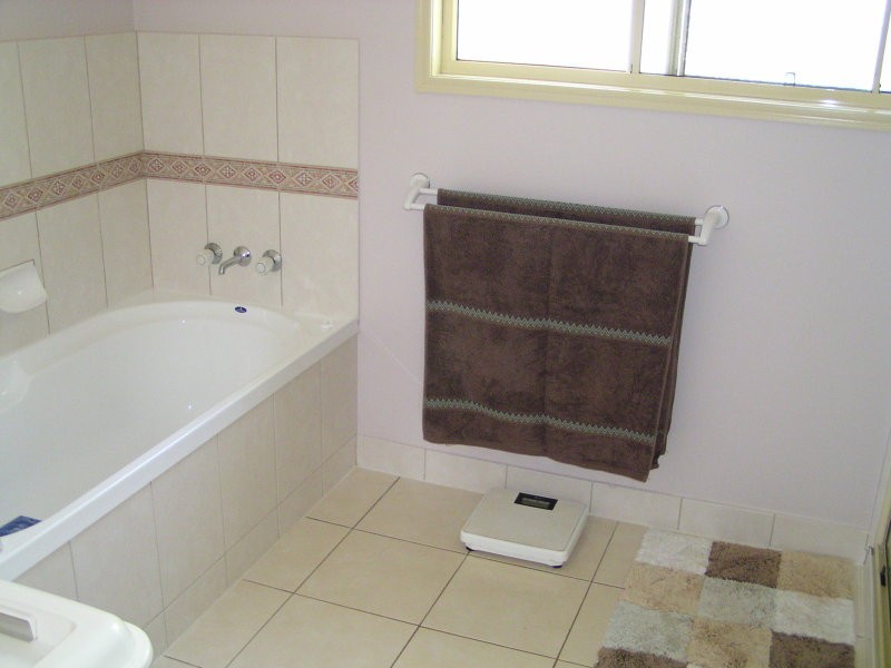 192 Lucas Drive, Lamb Island QLD 4184