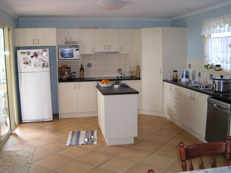 192 Lucas Drive, Lamb Island QLD 4184