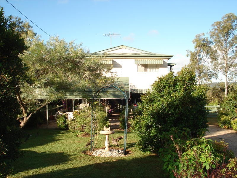 9 Lovell Parade, Lamb Island QLD 4184