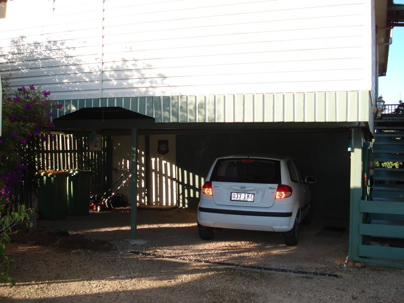 9 Lovell Parade, Lamb Island QLD 4184