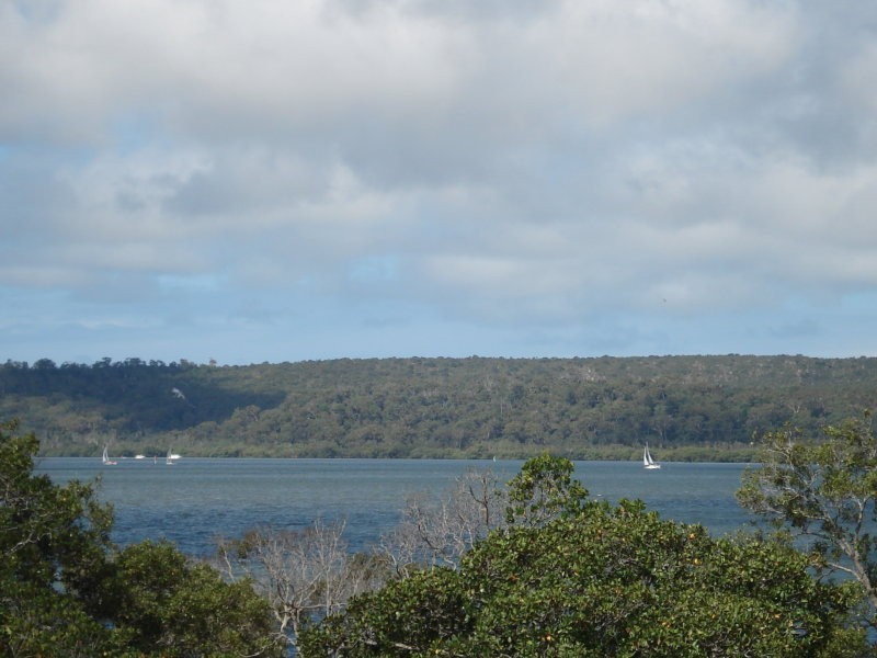 9 Lovell Parade, Lamb Island QLD 4184