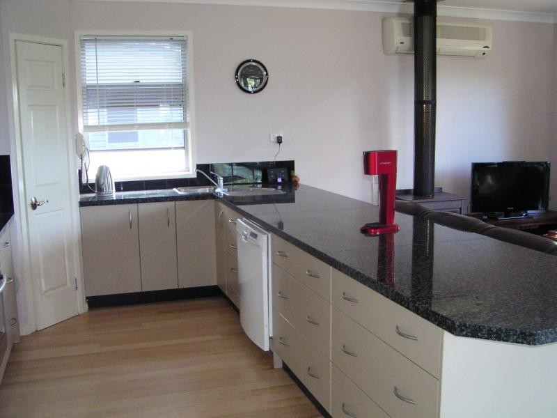 74 Perulpa Drive, Lamb Island QLD 4184