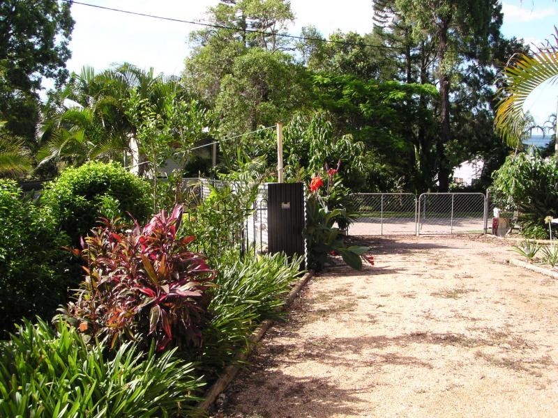 74 Perulpa Drive, Lamb Island QLD 4184