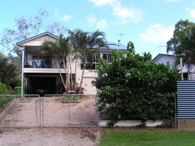 74 Perulpa Drive, Lamb Island QLD 4184