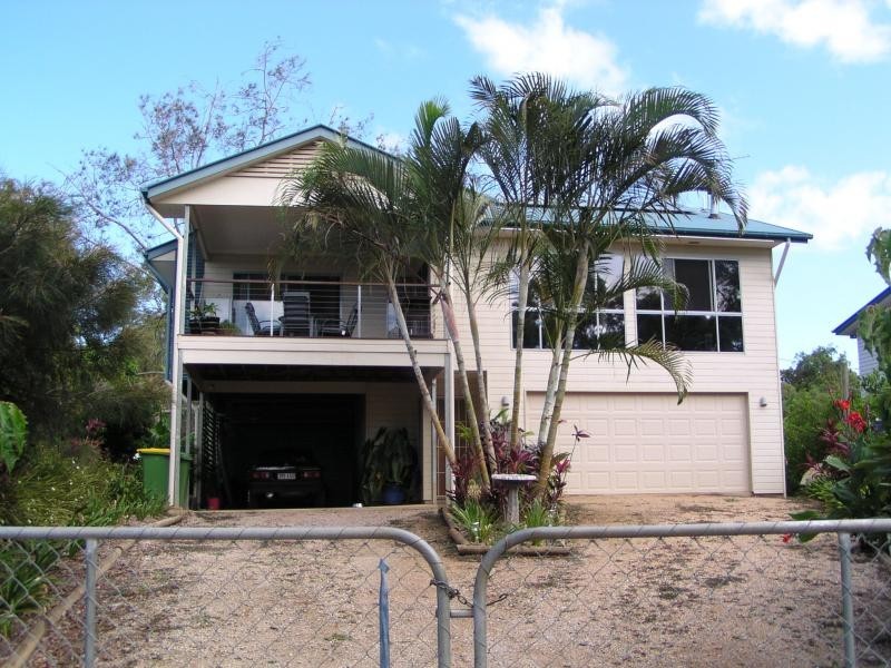 74 Perulpa Drive, Lamb Island QLD 4184
