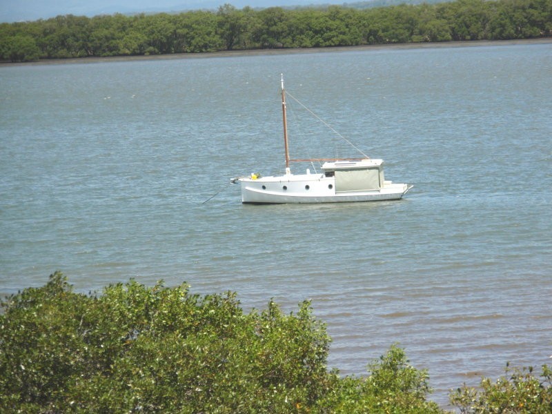 100 Western Road, Macleay Island QLD 4184