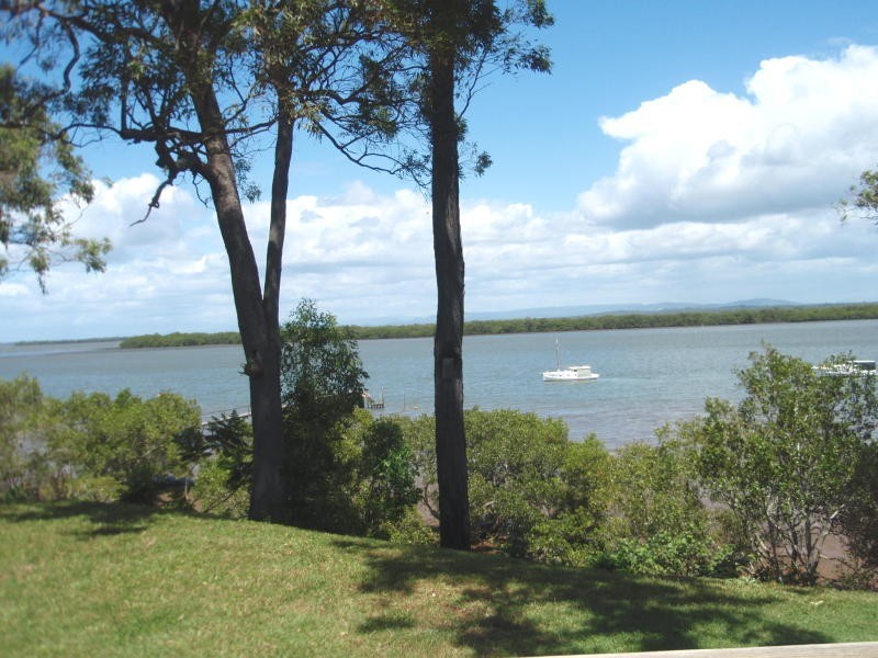 100 Western Road, Macleay Island QLD 4184