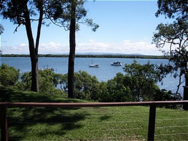 100 Western Road, Macleay Island QLD 4184