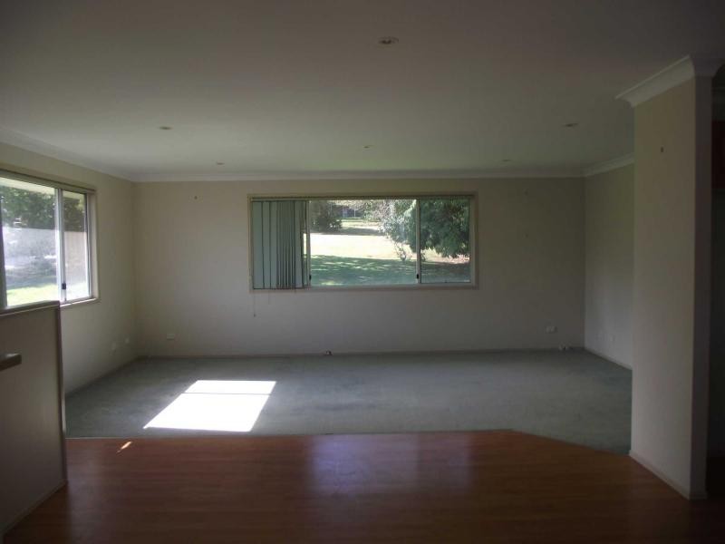 18 Eastbourne Terrace, Macleay Island QLD 4184