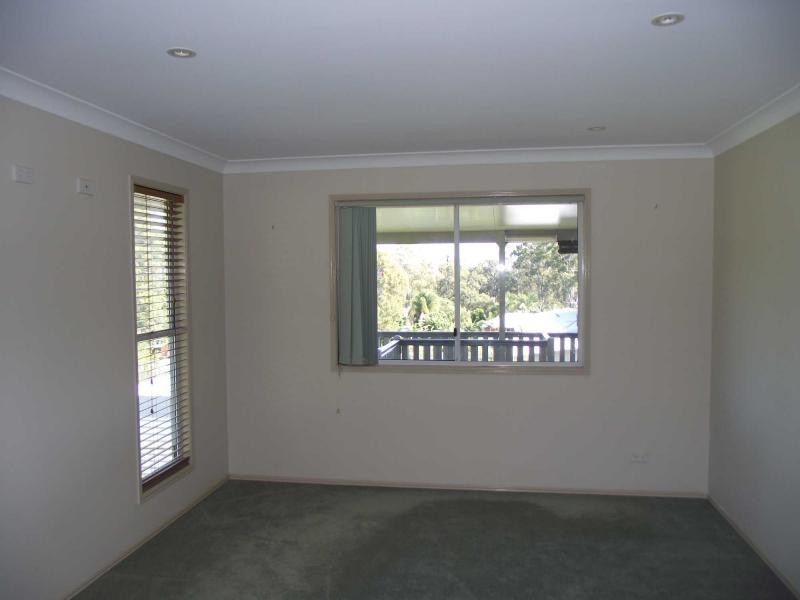 18 Eastbourne Terrace, Macleay Island QLD 4184