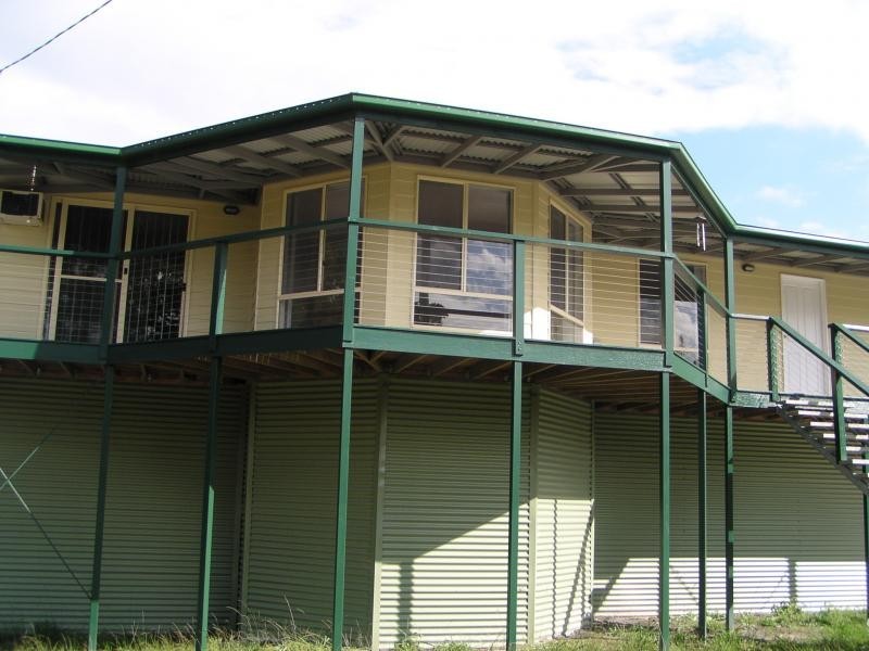 8 Cressy Street, Macleay Island QLD 4184