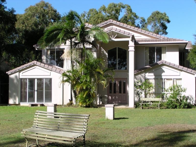 18 The Esplanade, Karragarra Island QLD 4184