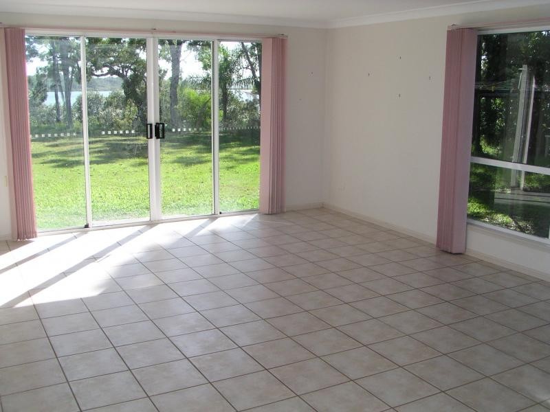 18 The Esplanade, Karragarra Island QLD 4184