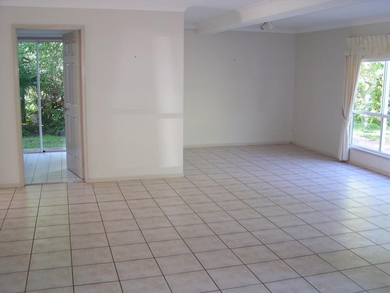 18 The Esplanade, Karragarra Island QLD 4184