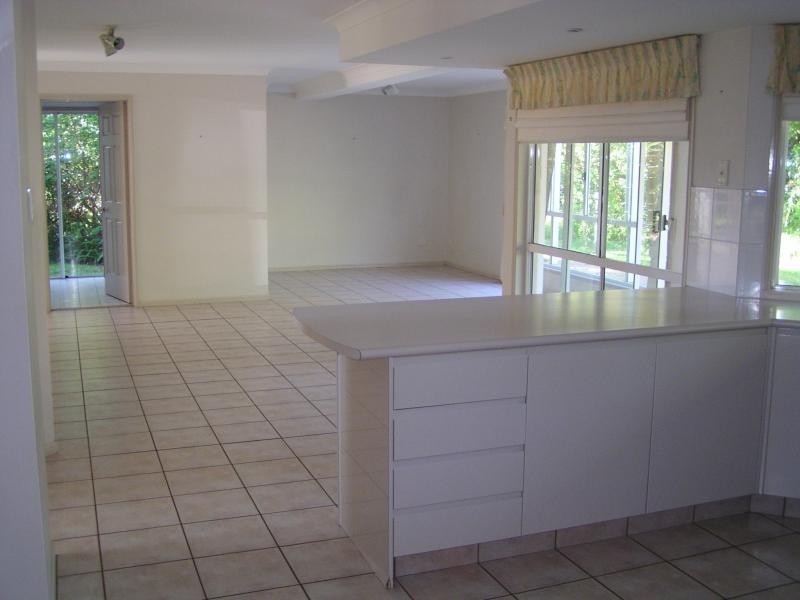 18 The Esplanade, Karragarra Island QLD 4184